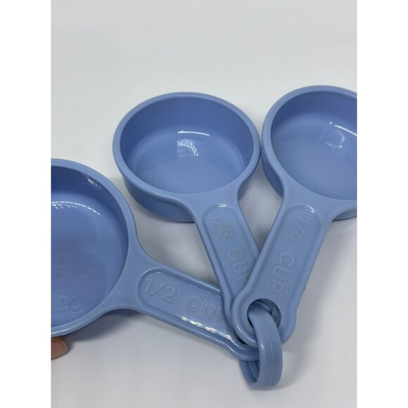 VTG Rubbermaid Blue Plastic Measuring Cups Set 1/4 1/3 1/2 Cup - Picture 3 of 4